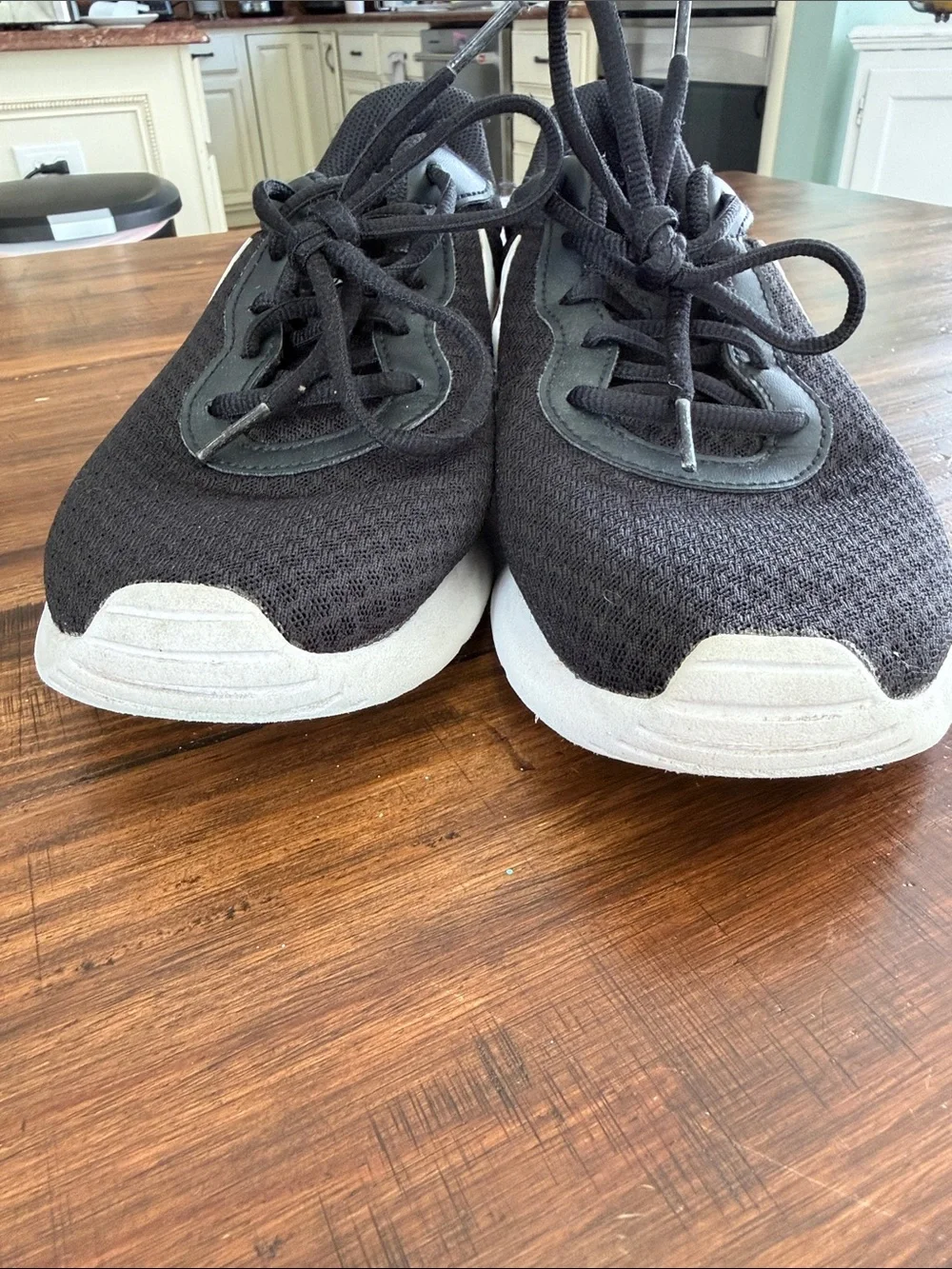 Nike Black and White Mesh Running Shoes